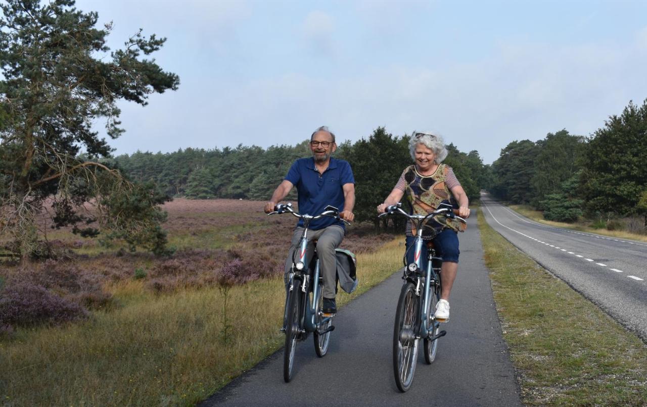 Chalet Op De Veluwe # Linde Putten Eksteriør billede